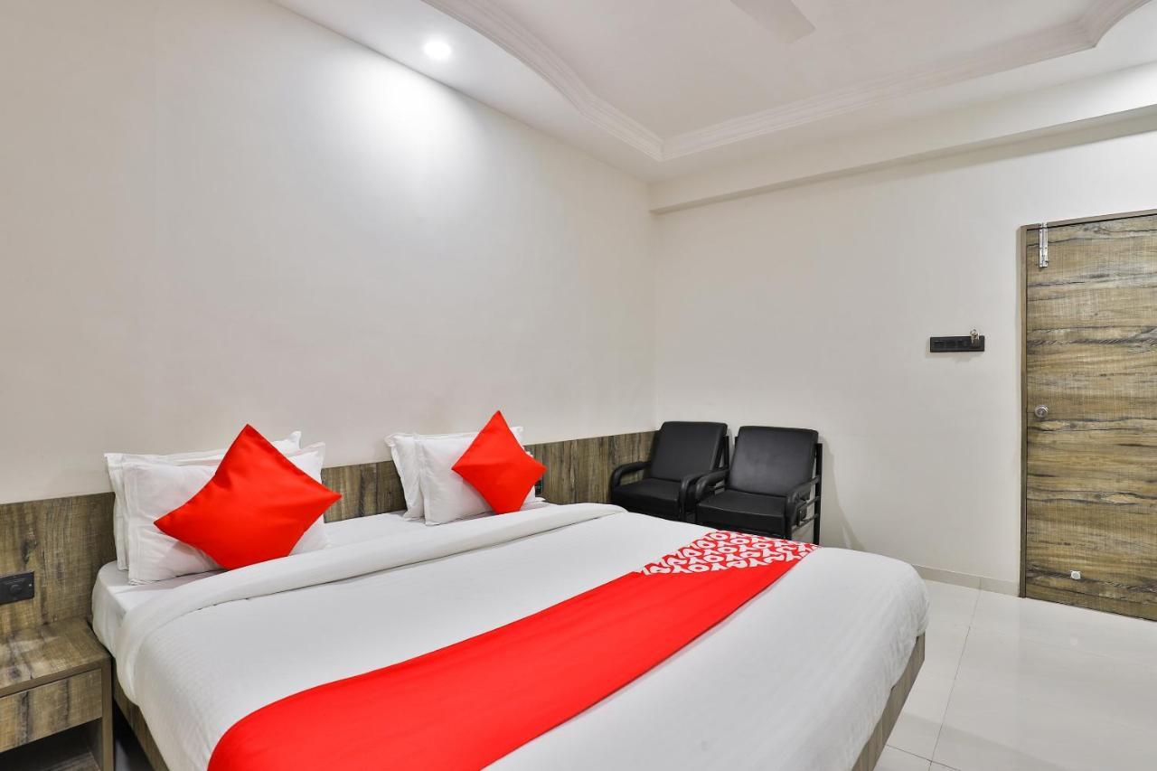 Oyo 23540 Hotel Suryakant Раджкот Екстер'єр фото